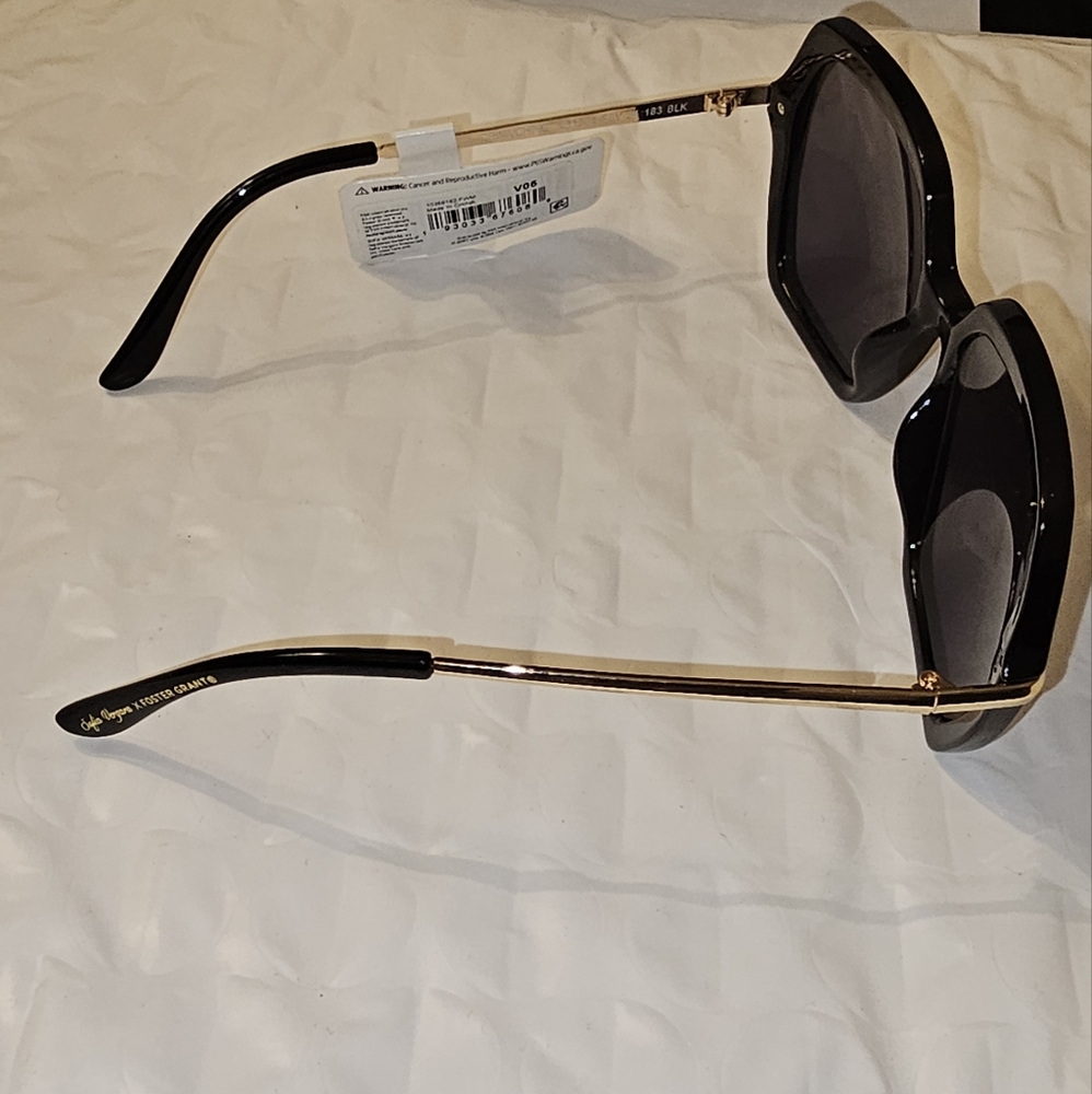 Sofia Vergara. Women's Chic Black and Gold Square Frame Sunglasses. NWT. - Picture 7 of 9
